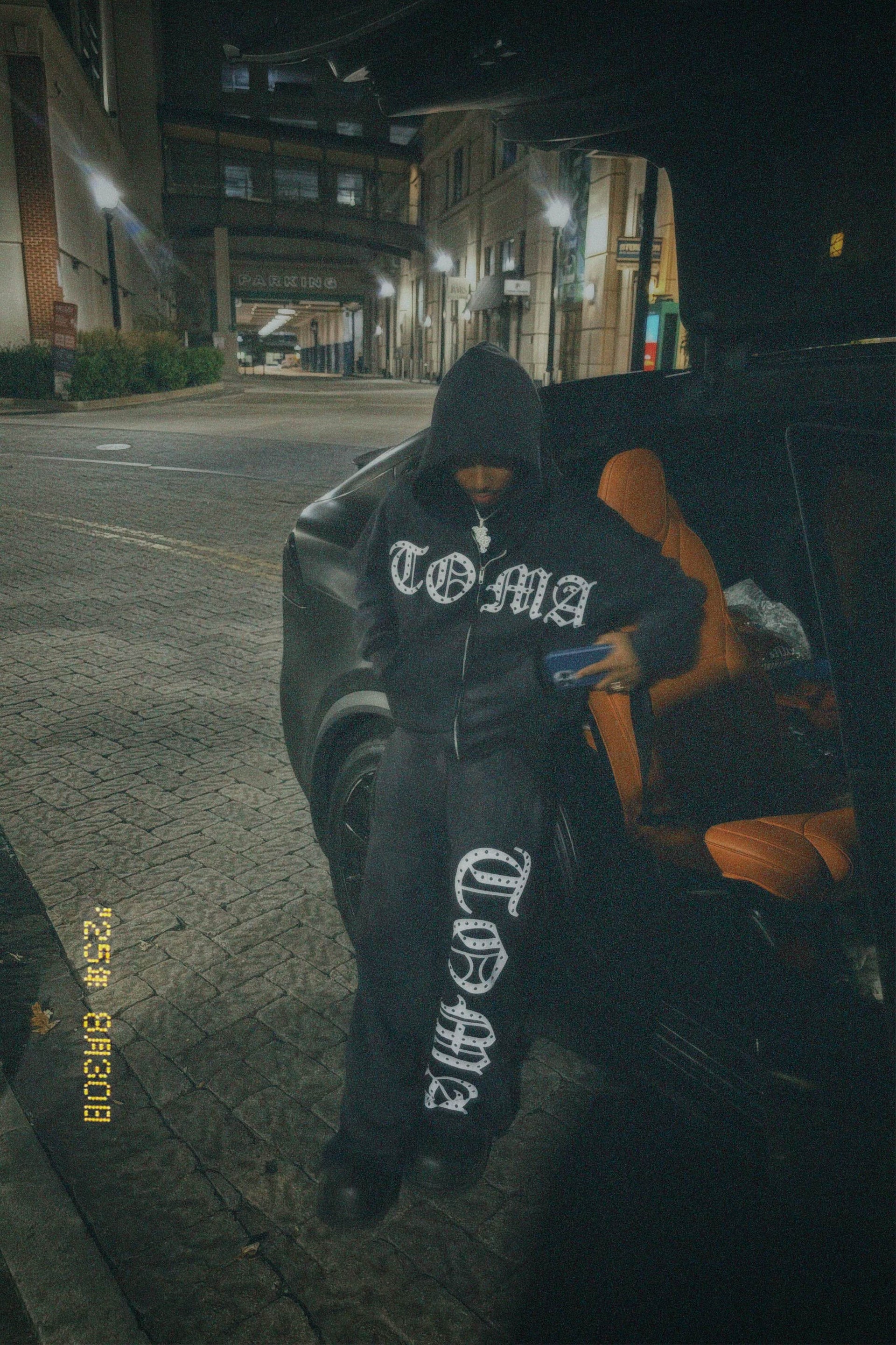 Toma Buss Down (Hoodie Black)