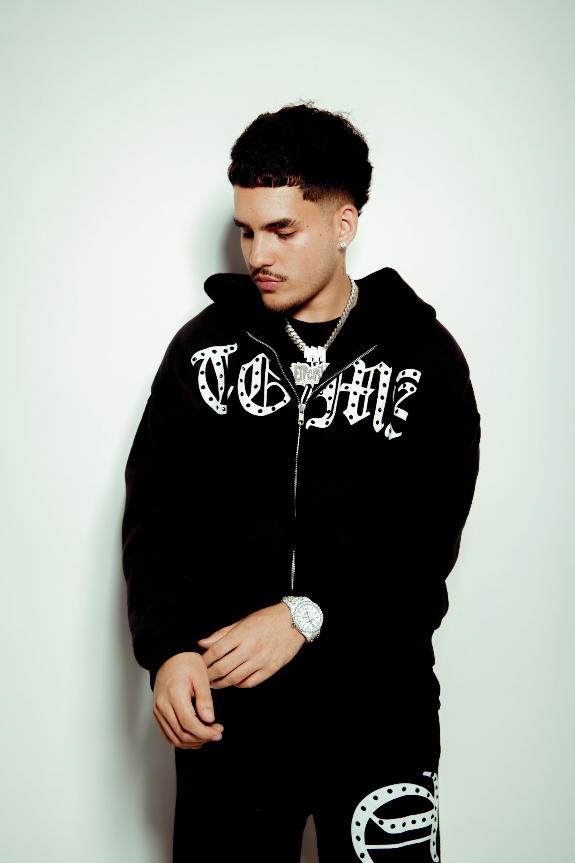 Toma Buss Down (Hoodie Black)