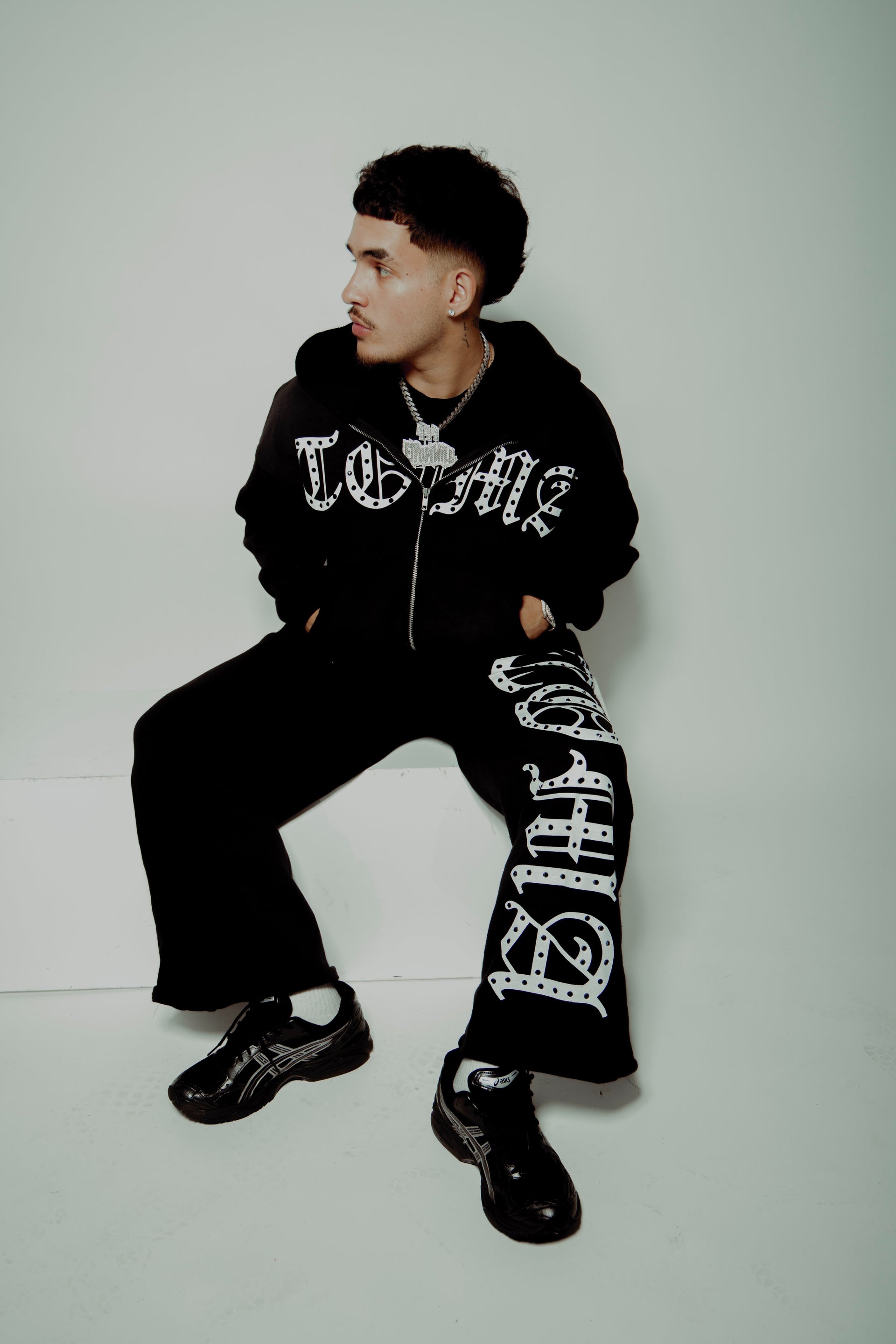 Toma Buss Down (Sweats Black)