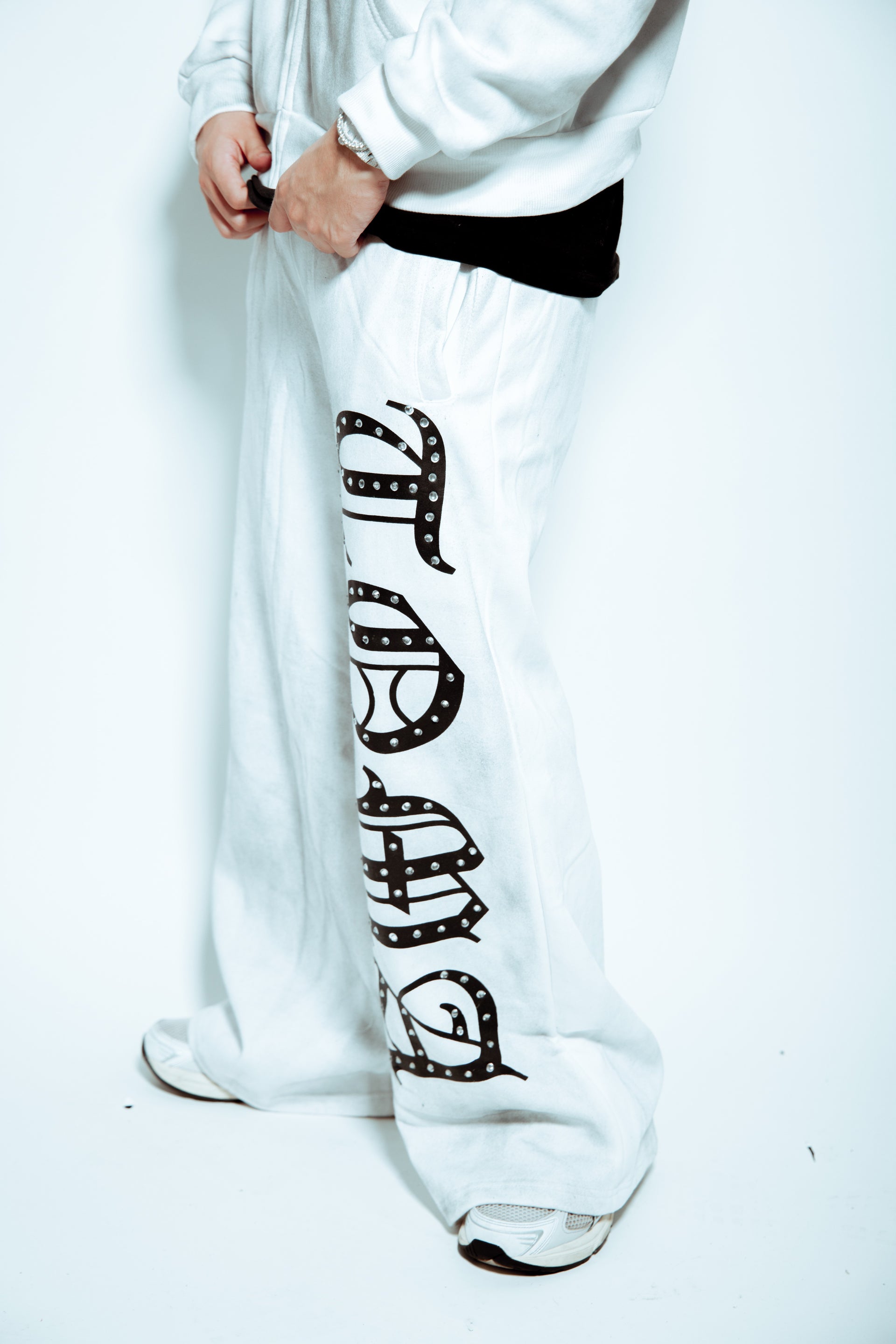 Toma Buss Down (Sweats White)